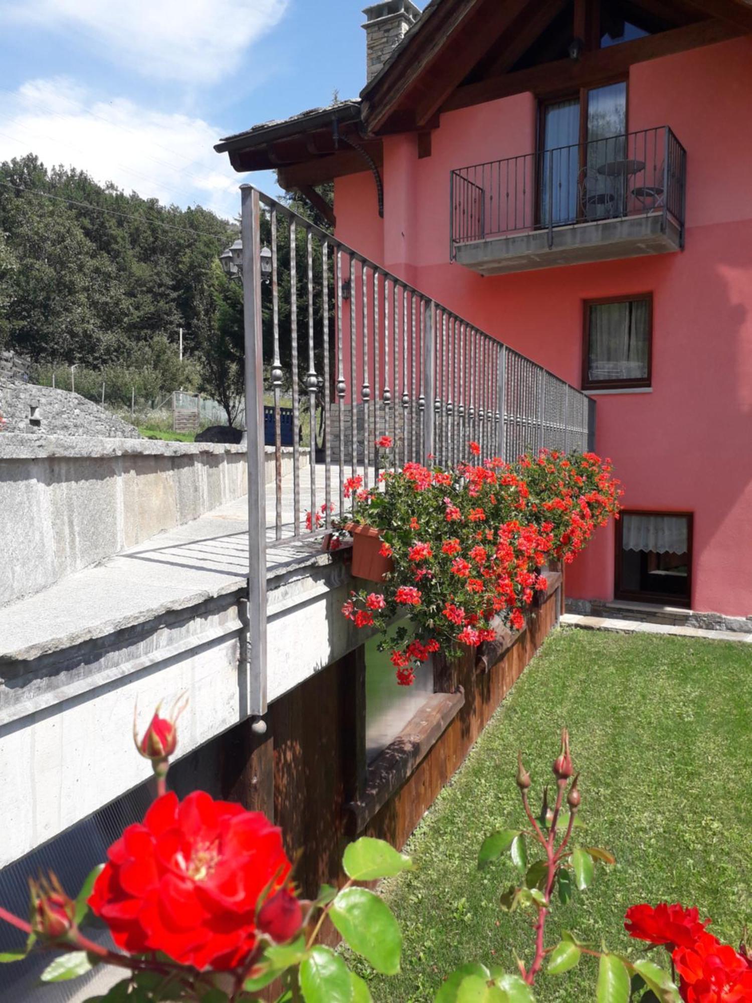 Affittacamere La Magia Dei Colori Verrayes Exterior photo